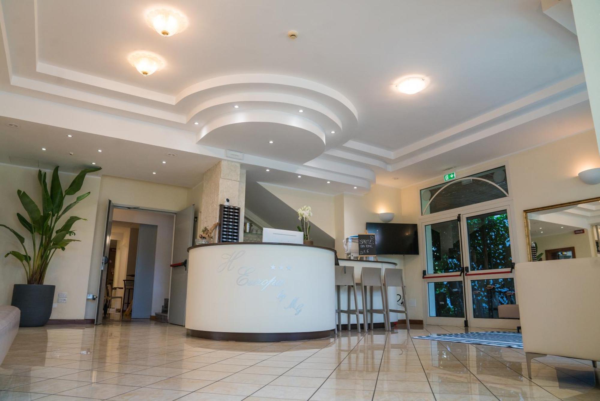 Hotel Europa มิลาโน แมริตทิมา ภายนอก รูปภาพ