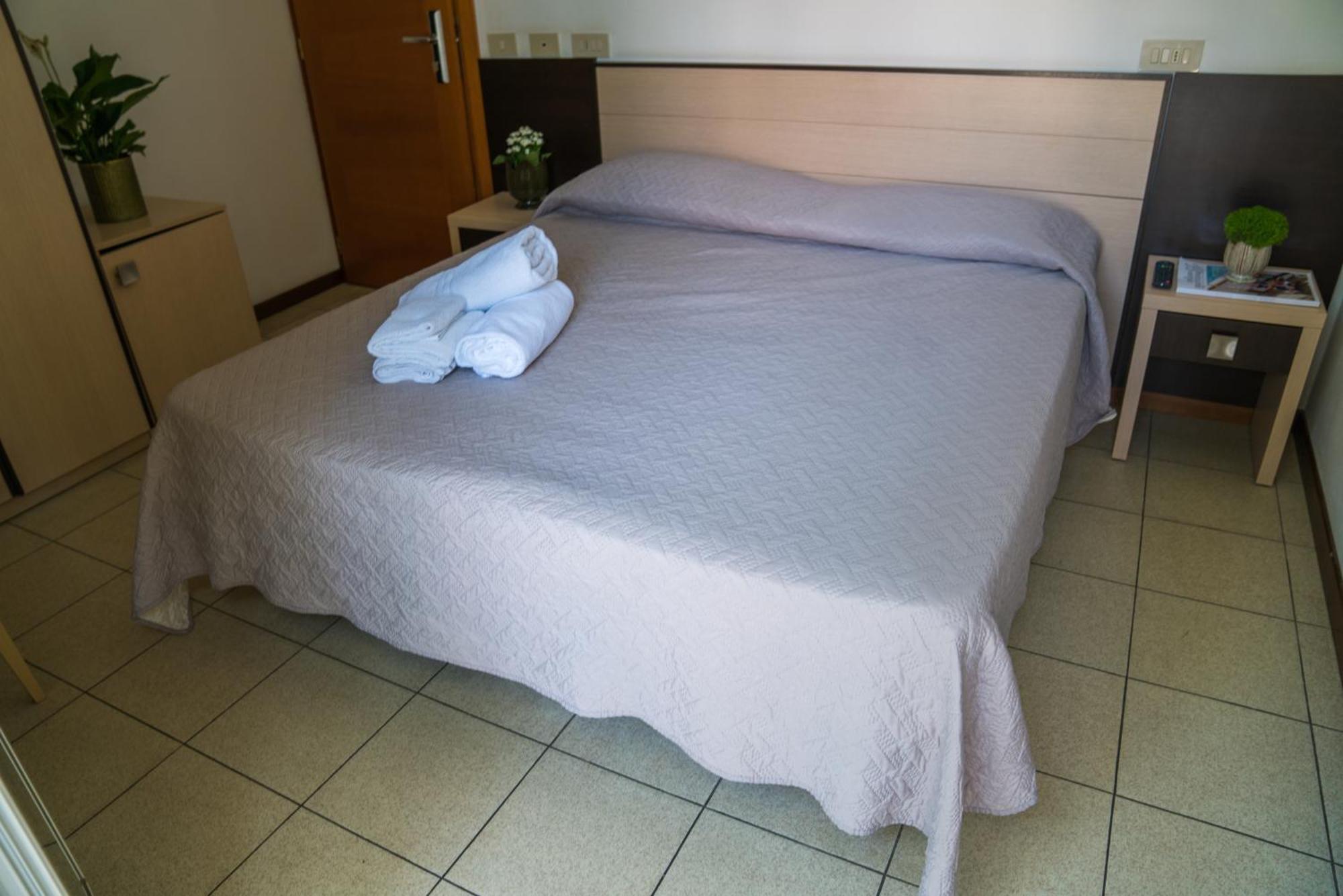 Hotel Europa มิลาโน แมริตทิมา ภายนอก รูปภาพ