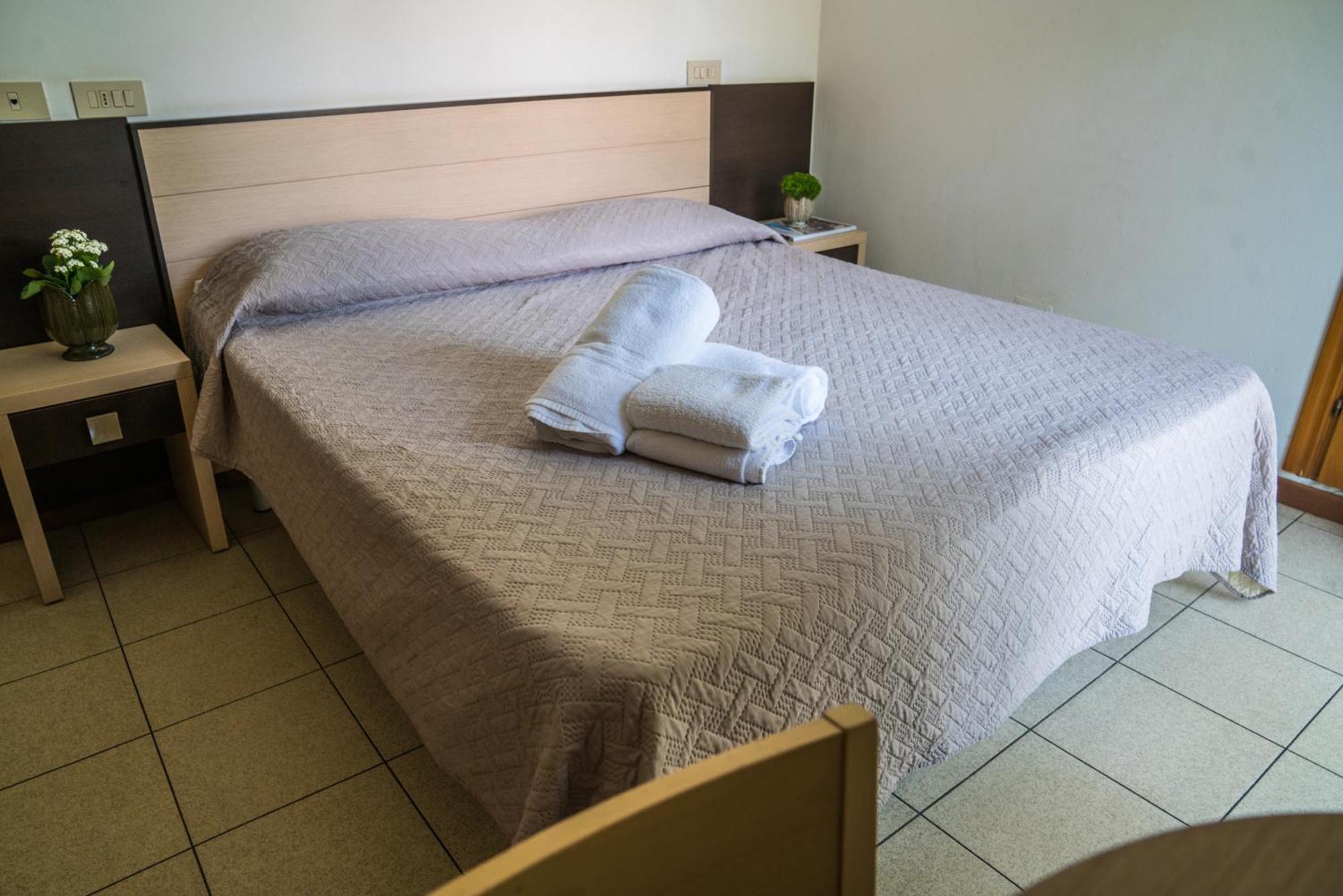 Hotel Europa มิลาโน แมริตทิมา ภายนอก รูปภาพ