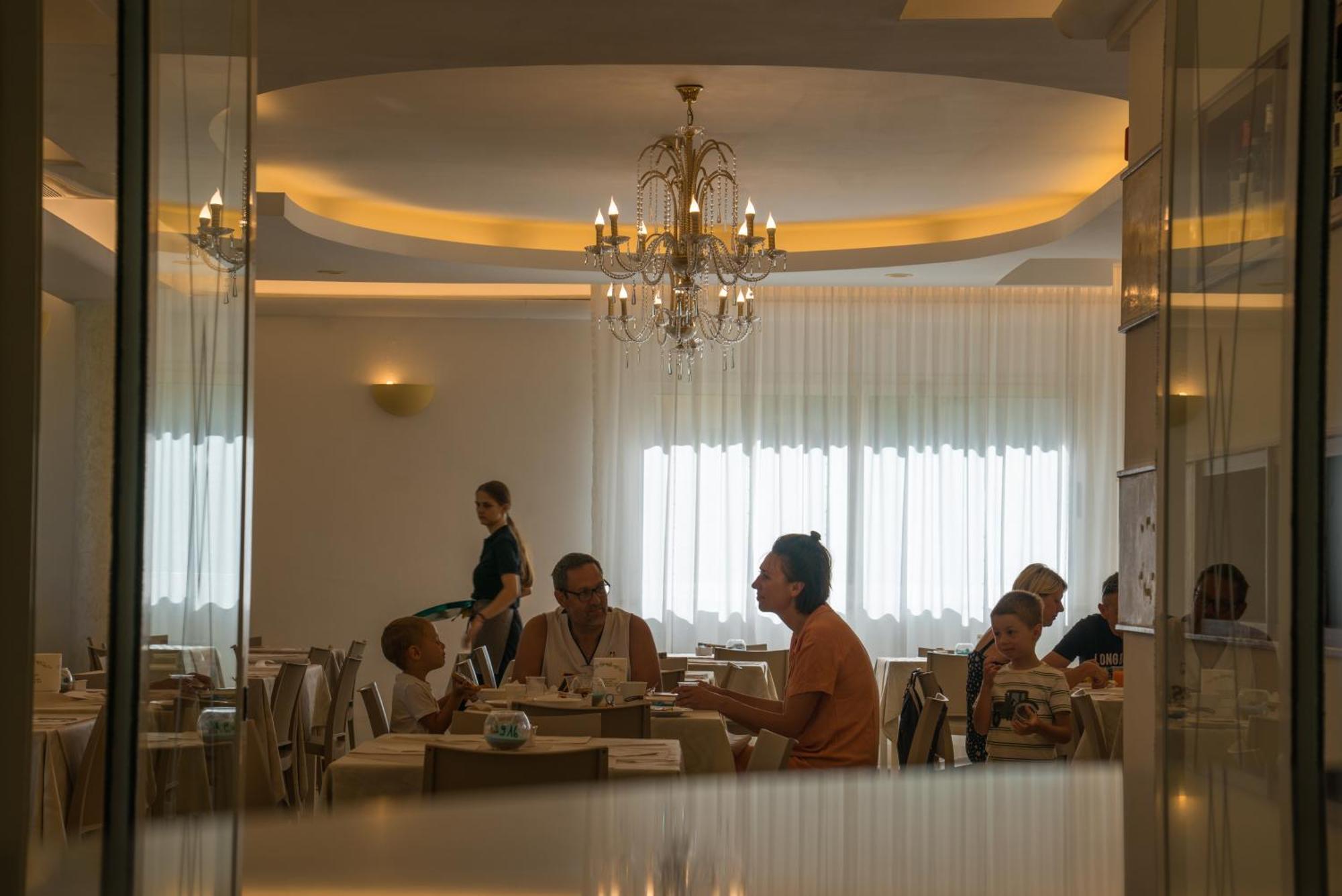 Hotel Europa มิลาโน แมริตทิมา ภายนอก รูปภาพ